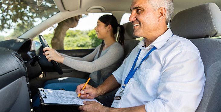 How to find the best driving school in Perth?